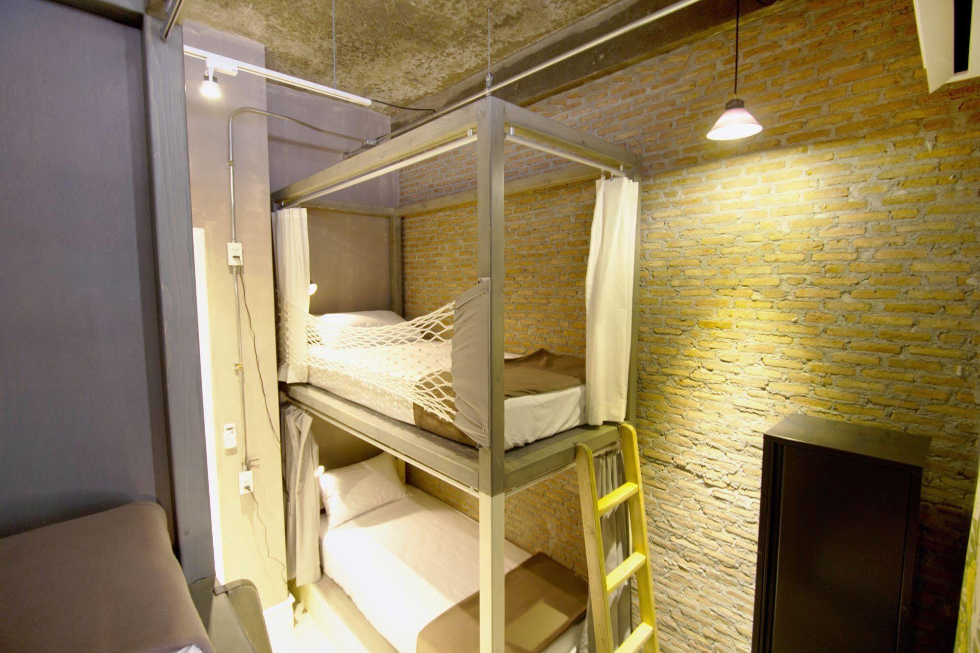 Oneday Hostel Sukhumvit 26 Bangkok Exteriör bild