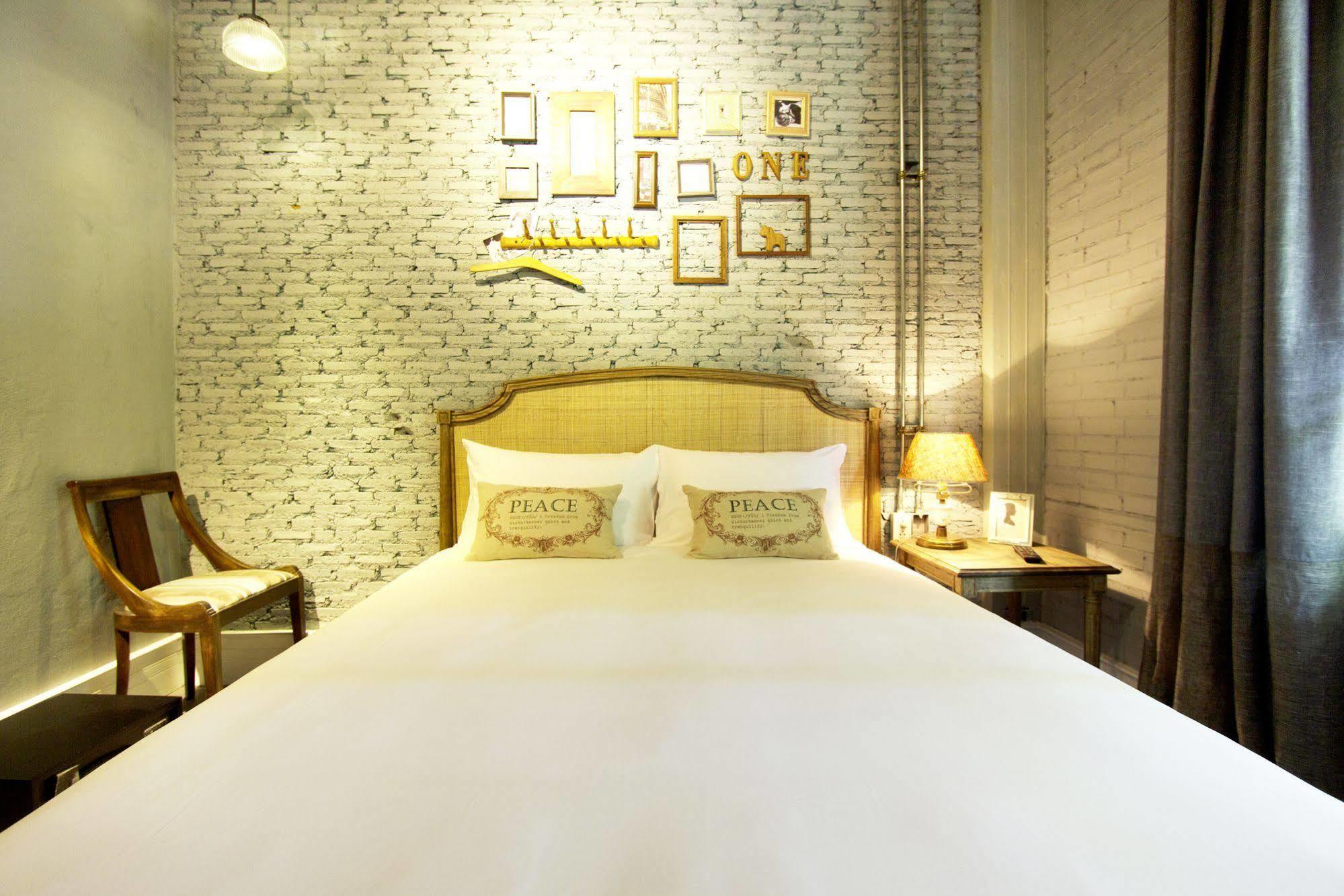 Oneday Hostel Sukhumvit 26 Bangkok Exteriör bild